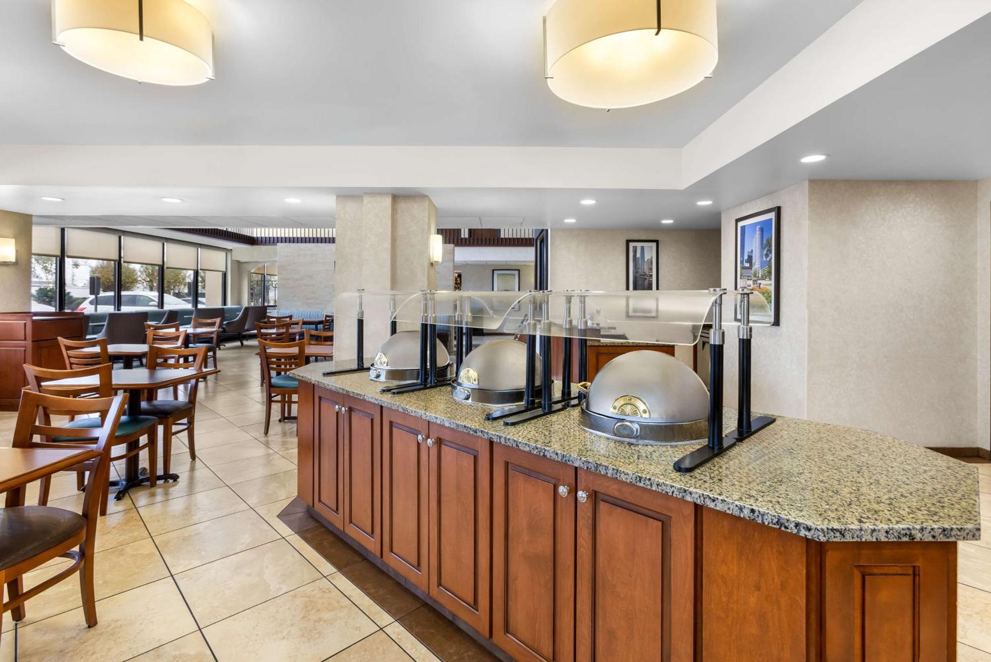 Hotel Sonesta Essential Houston Hobby Airport Exterior foto